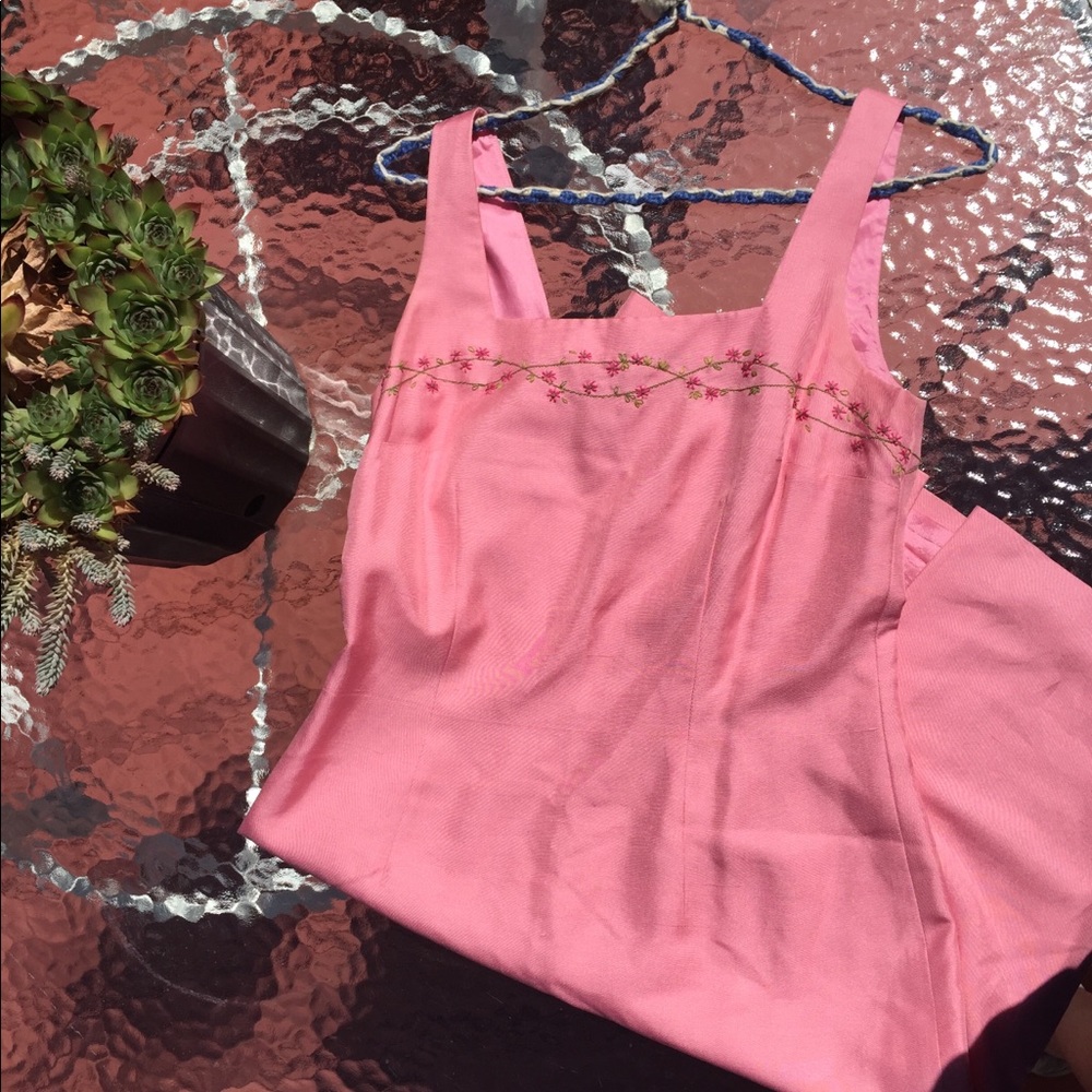Bright Pink Barbie-Style Mini-Dress 💕👛
